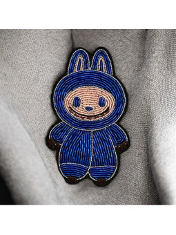 Broche Labubu Bleu – Édition Brodée